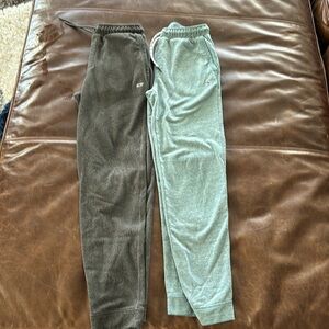 Vineyard veins XL (18) joggers grey and green